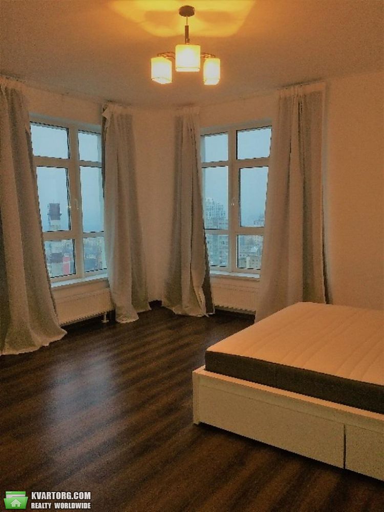 Rent out 3-room apartment. Киев,  Кловский спуск — photo 3
