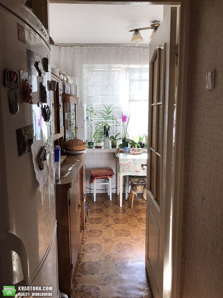 Sell 3-room apartment. Киев,  Приречная — photo 1