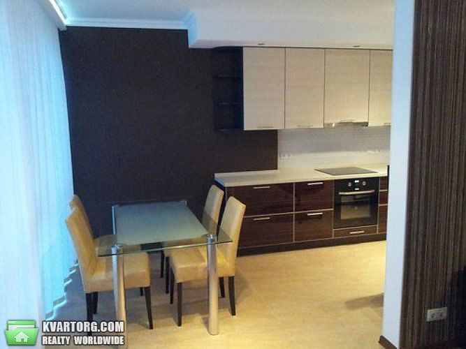 Rent out 2-room apartment. Киев,  Ямская — photo 1