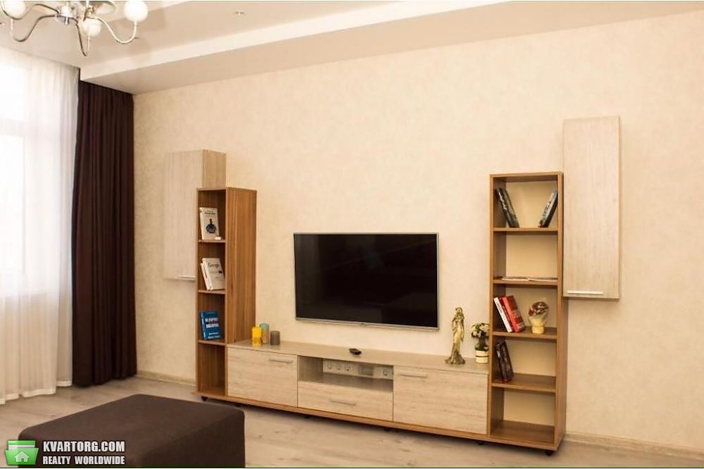 Rent out 2-room apartment. Киев, Сикорского ул. — photo 3