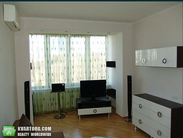 Rent out 2-room apartment. Киев,  Толстого — photo 2