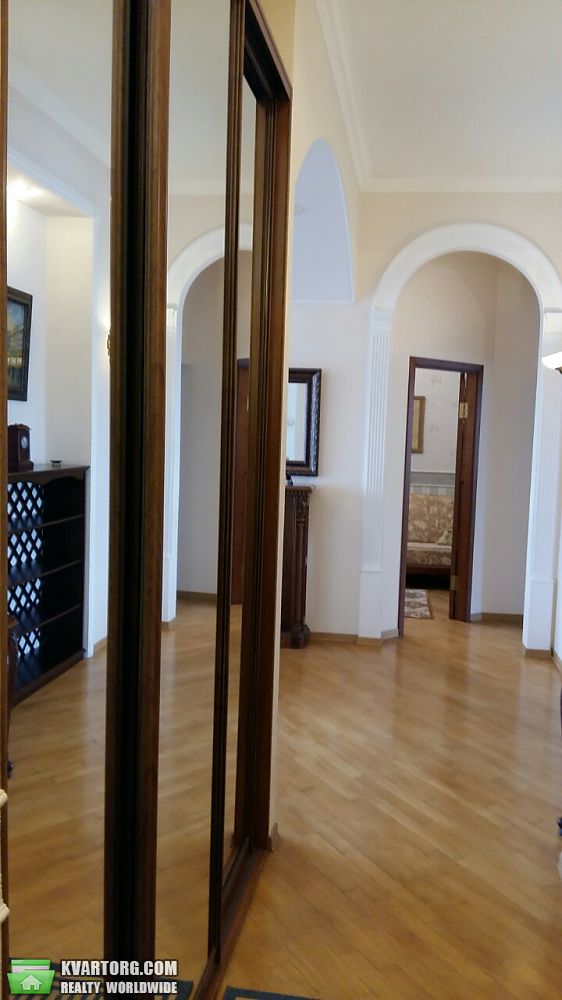 Rent out 3-room apartment. Киев,  Михайловский пер — photo 5