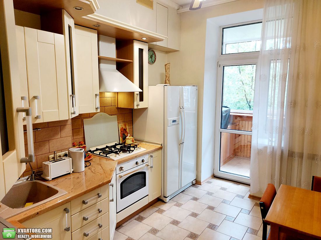 Rent out 3-room apartment. Киев,  Малоподвальная — photo 3