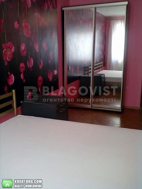 Rent out 3-room apartment. Киев,  Жилянская — photo 1