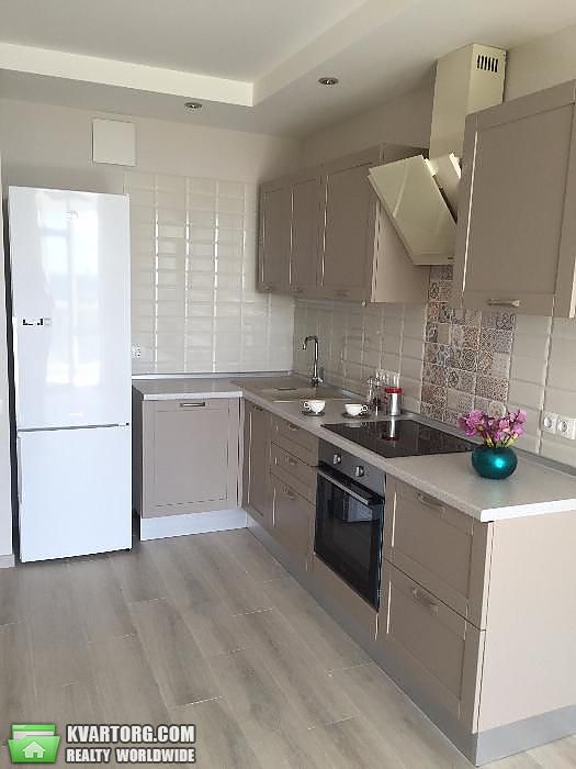 Rent out 2-room apartment. Киев,  Петрицкого — photo 4