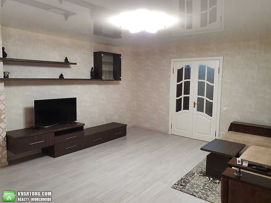 Rent out 2-room apartment. Киев,  Декабристов — photo 1