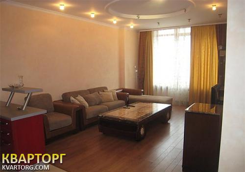 Rent out 2-room apartment. Киев,  Жилянская — photo 2