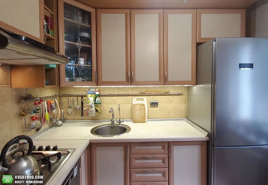 Rent out 1-room apartment. Киев,  Багговутовская — photo 1