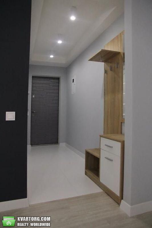 Rent out 2-room apartment. Киев,  Барбюса — photo 5