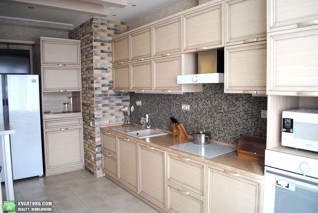 Rent out 3-room apartment. Киев,  Драгомирова — photo 2
