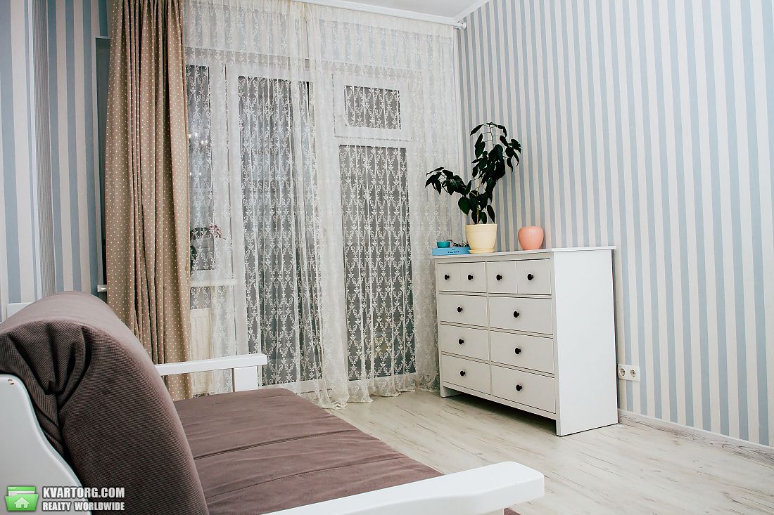 Sell 2-room apartment. Киев,  Метрологическая — photo 1