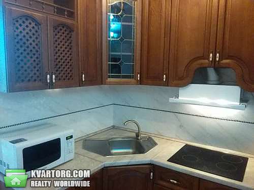 Rent out 2-room apartment. Киев, Жилянская — photo 4
