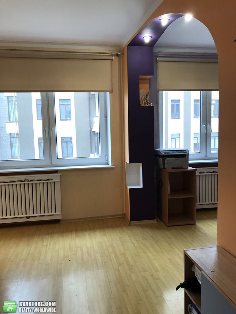 Sell 4-room apartment. Днепропетровск, Камсомольская — photo 1