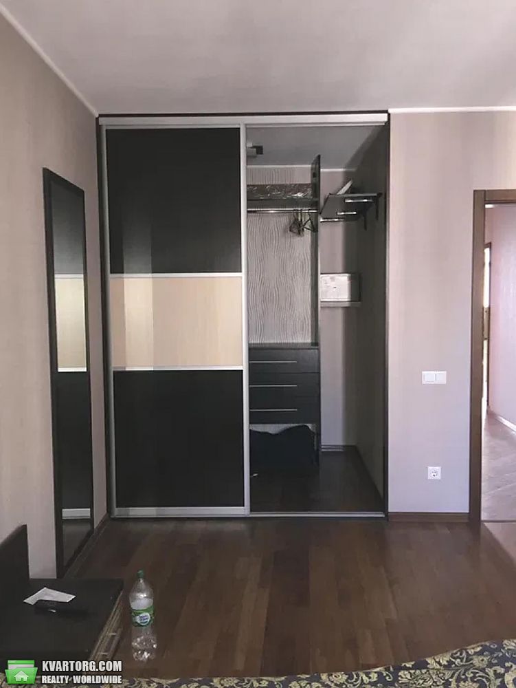 Rent out 4-room apartment. Киев,  Днепровская наб — photo 3