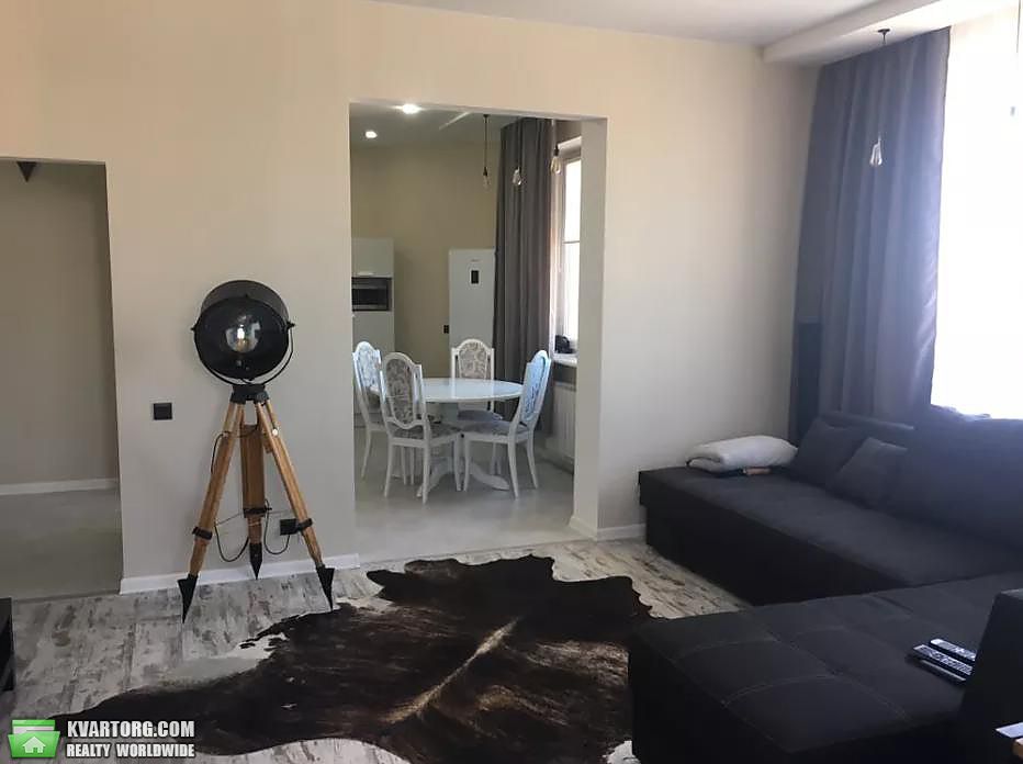 Rent out 2-room apartment. Киев,  Дмитриевская — photo 1