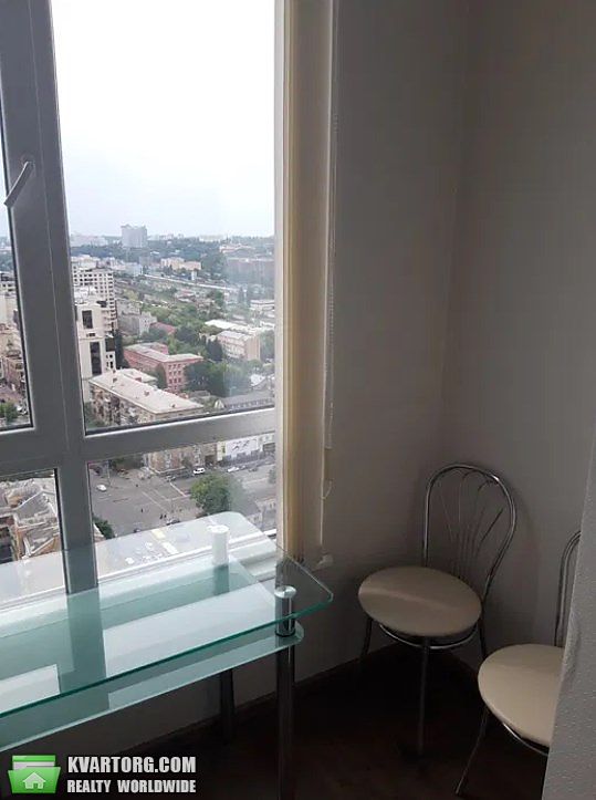 Rent out 1-room apartment. Киев,  Жилянская — photo 4