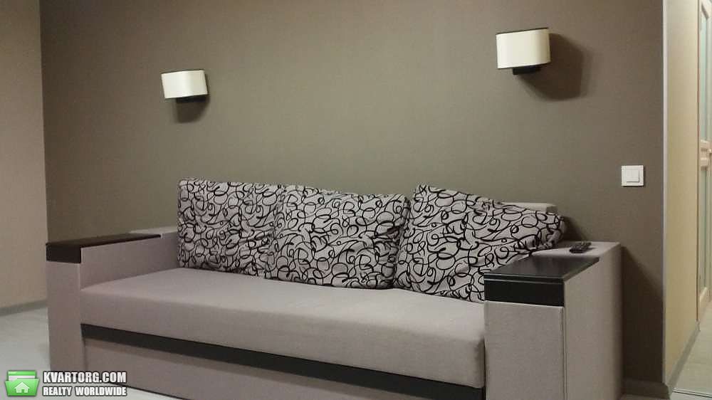 Rent out 1-room apartment. Киев, Драгоманова — photo 2