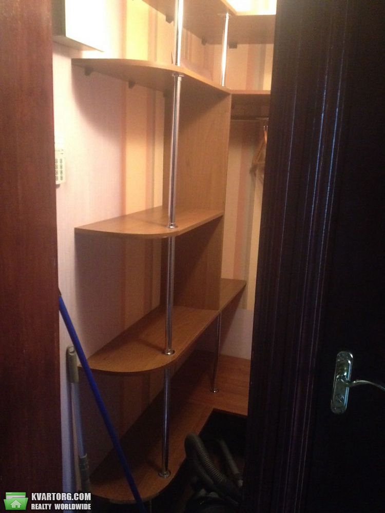 Rent out 3-room apartment. Киев, Приречная — photo 10