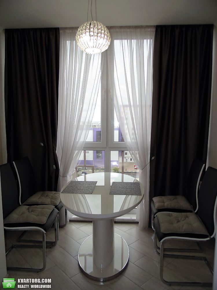 Rent out 2-room apartment. Киев,  Садовая — photo 3