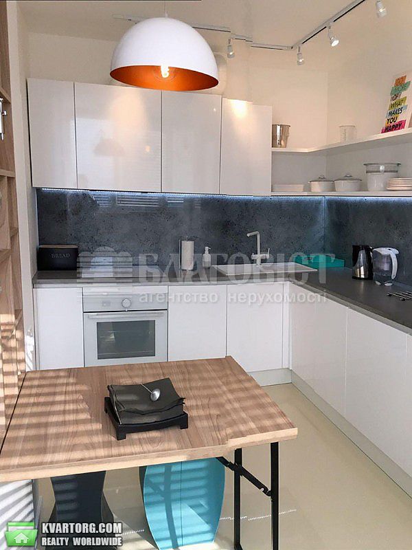 Sell 3-room apartment. Киев,  Богатырская — photo 1
