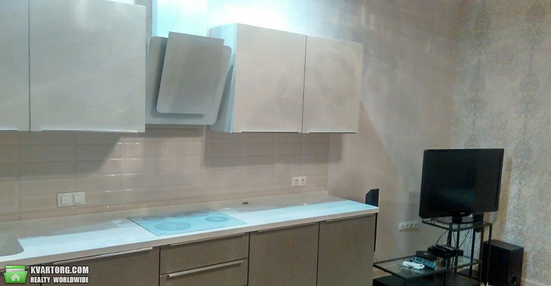 Rent out 2-room apartment. Киев,  Драгоманова — photo 4