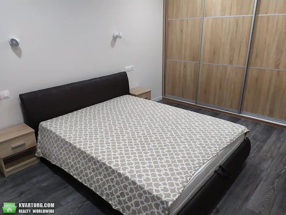 Rent out 2-room apartment. Киев,  Бажана — photo 1