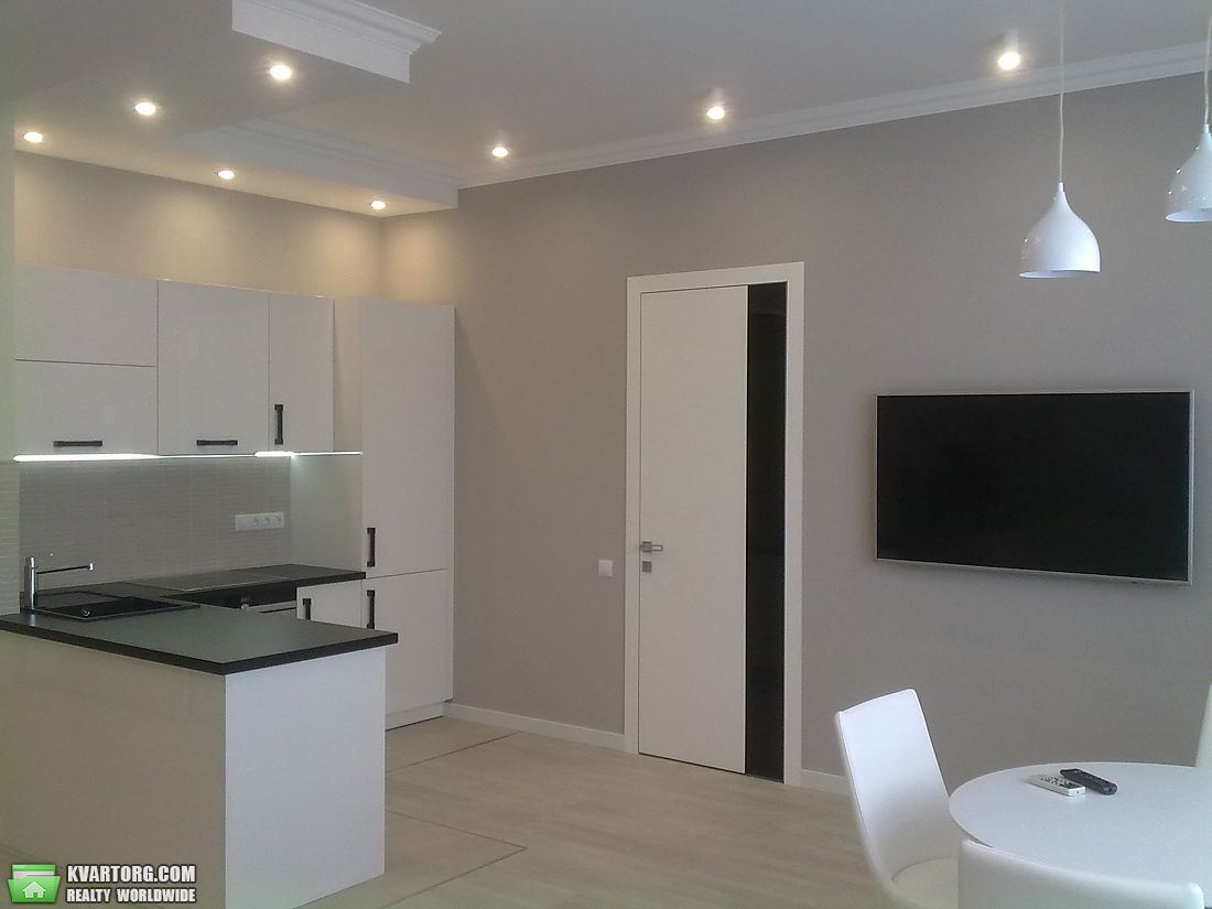 Sell 2-room apartment. Киев,  Щорса — photo 2