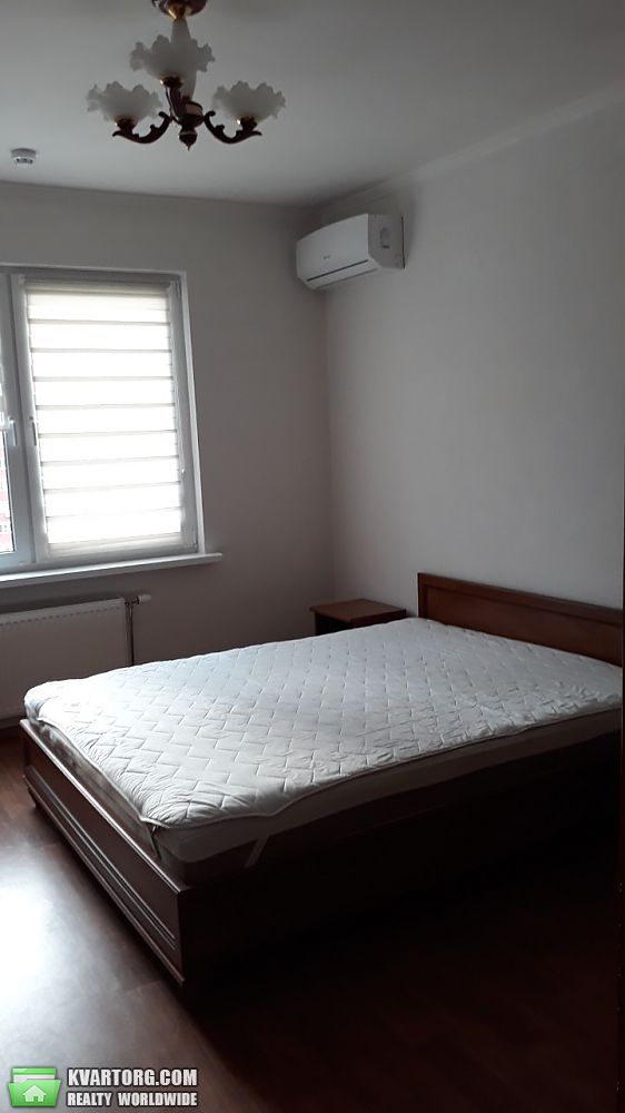Rent out 2-room apartment. Киев,  Гмыри — photo 1