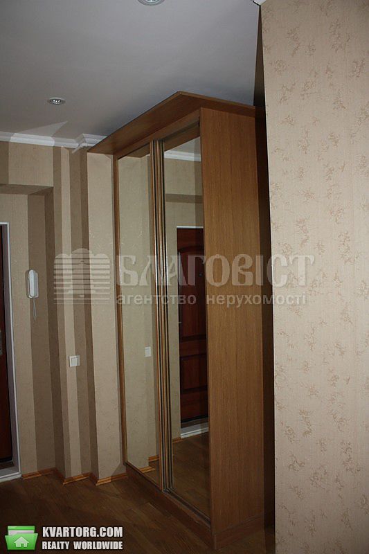 Rent out 2-room apartment. Киев,  Липская — photo 4