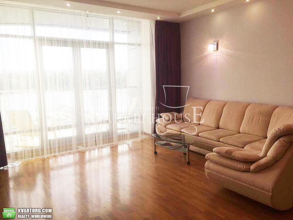 Rent out 3-room apartment. Киев,  Окипной — photo 1