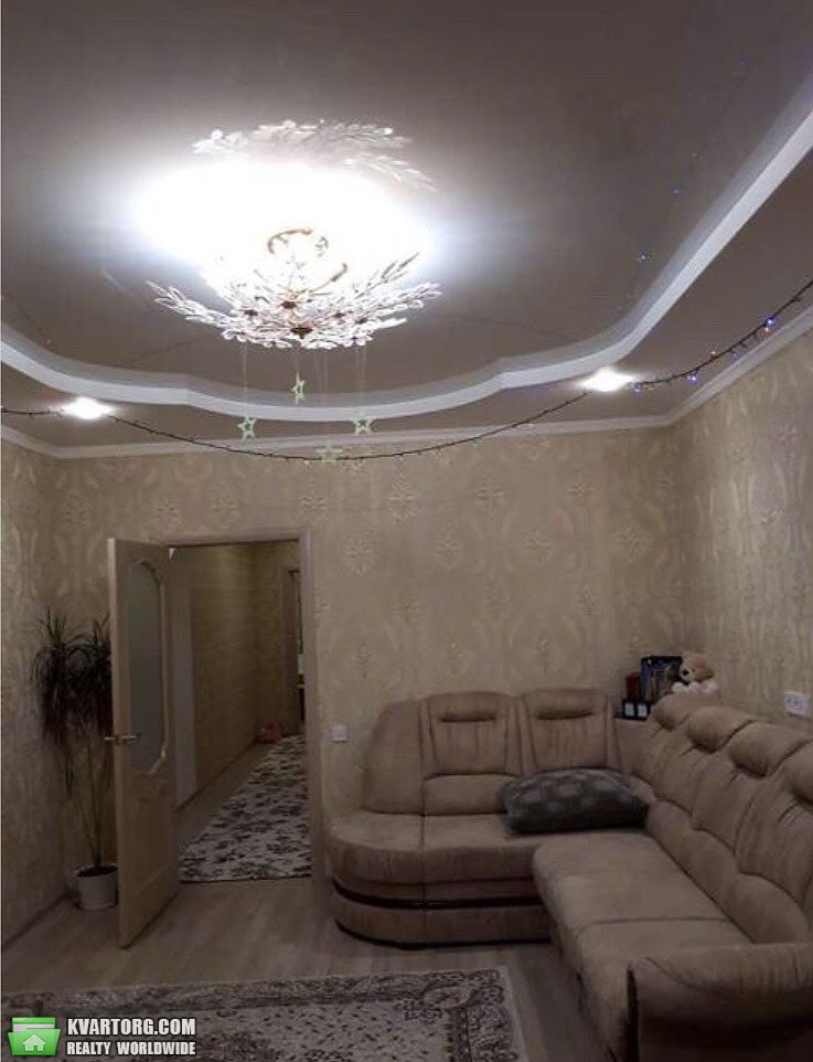 Sell 1-room apartment. Киев,  Комбинатная — photo 1