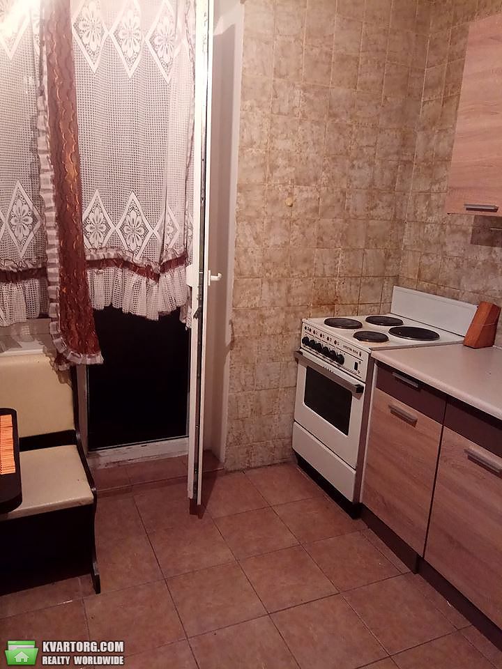 Rent out 1-room apartment. Киев,  Кошица — photo 6
