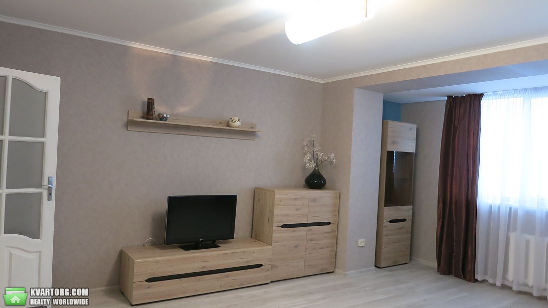 Rent out 2-room apartment. Киев, Гарина Бориса — photo 1