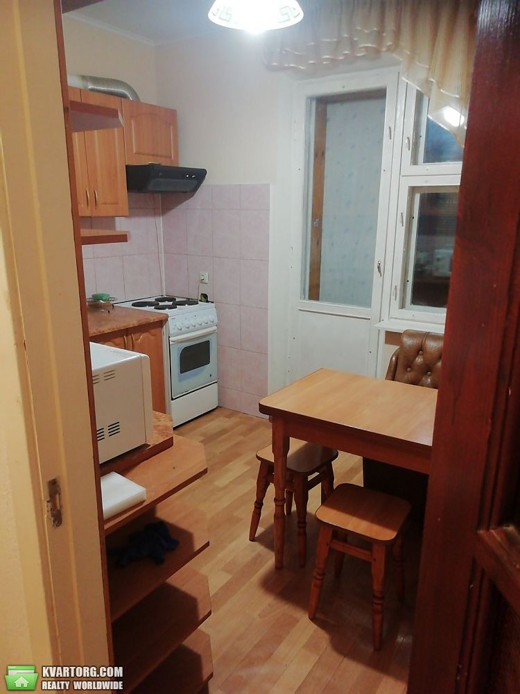 Rent out 2-room apartment. Киев,  Алма-Атинская — photo 2