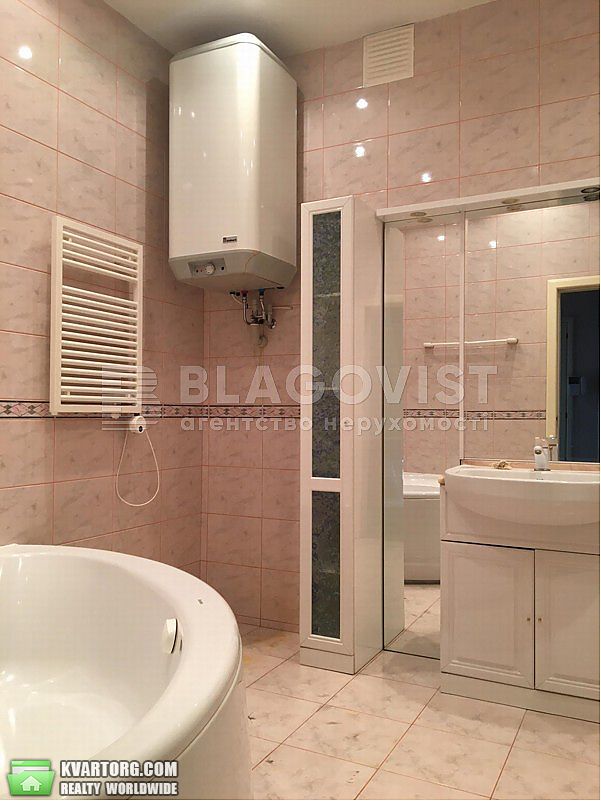 Sell 3-room apartment. Киев,  Малоподвальная — photo 1