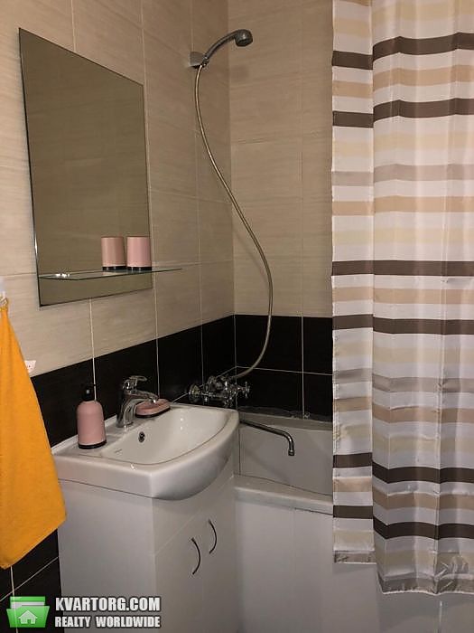 Rent out 2-room apartment. Киев,  Вишняковская — photo 5