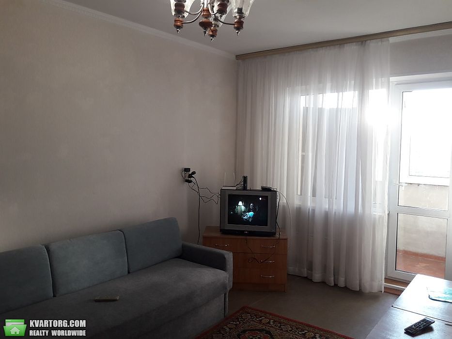 Rent out 1-room apartment. Киев, ревуцкого — photo 1