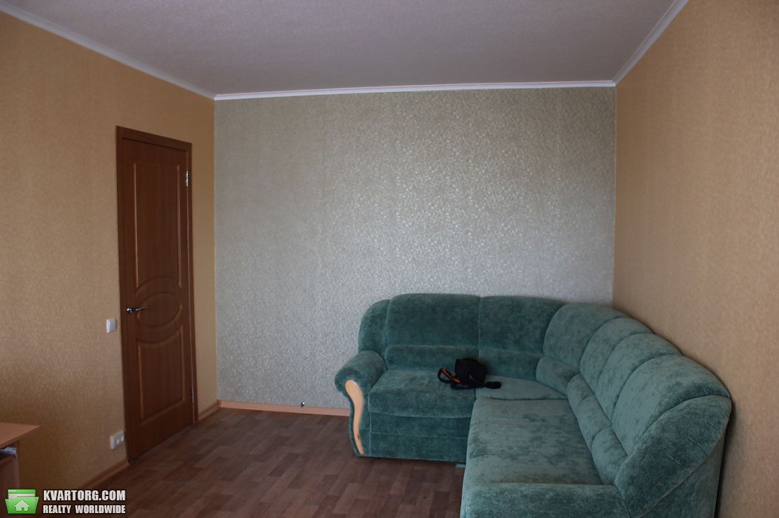 Rent out 2-room apartment. Киев, Щорса — photo 1