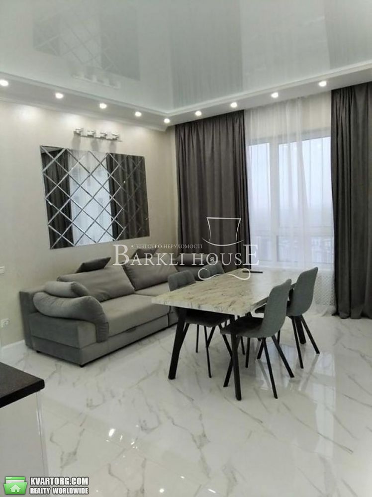 Rent out 2-room apartment. Киев,  Заречная — photo 1