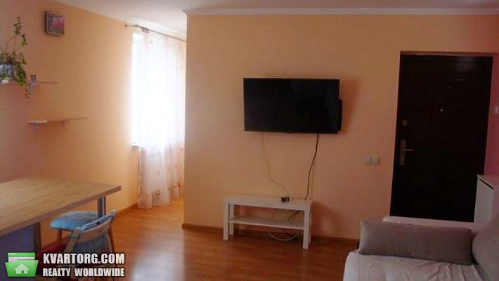Rent out 3-room apartment. Киев,  Народная — photo 2