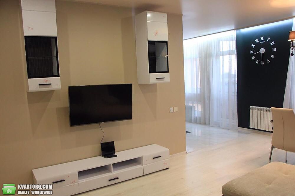 Rent out 3-room apartment. Киев,  Эрнста — photo 9