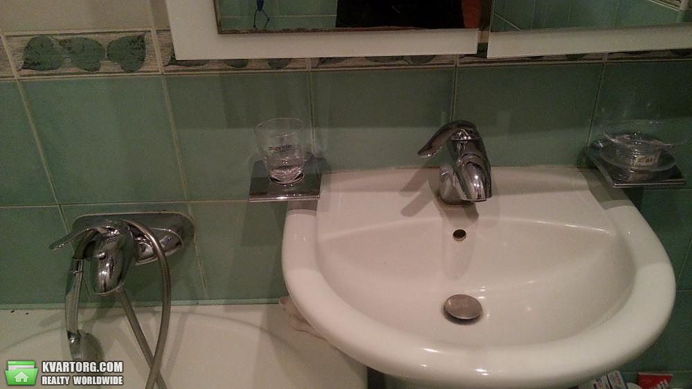 Rent out 4-room apartment. Киев,  Невская — photo 7