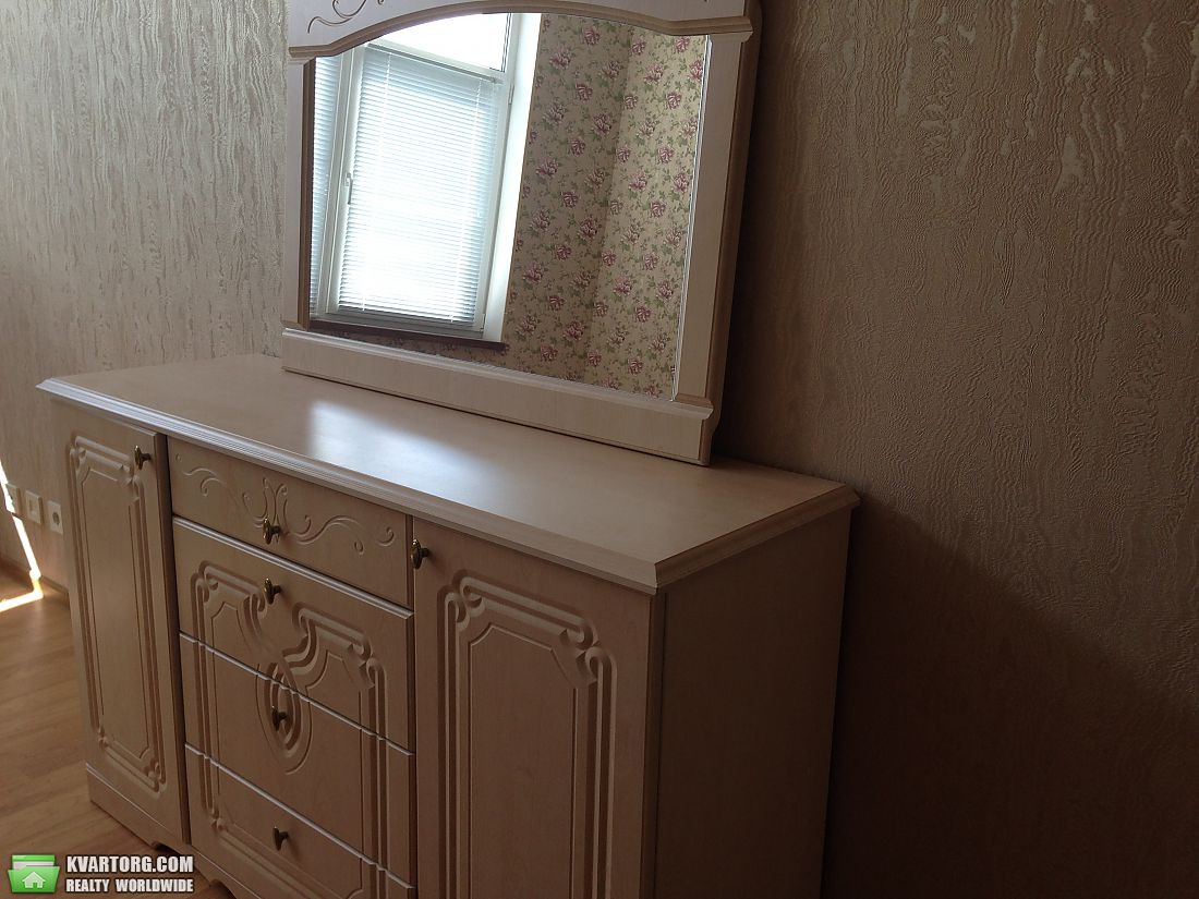 Rent out 3-room apartment. Киев,  Глубочицкая — photo 8