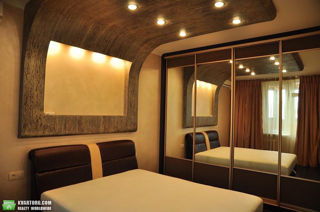 Rent out 2-room apartment. Киев,  Пчелки — photo 3