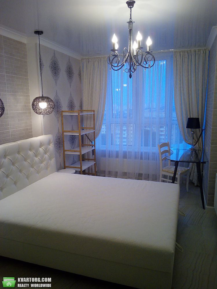 Rent out 2-room apartment. Киев, Петропавловская — photo 7