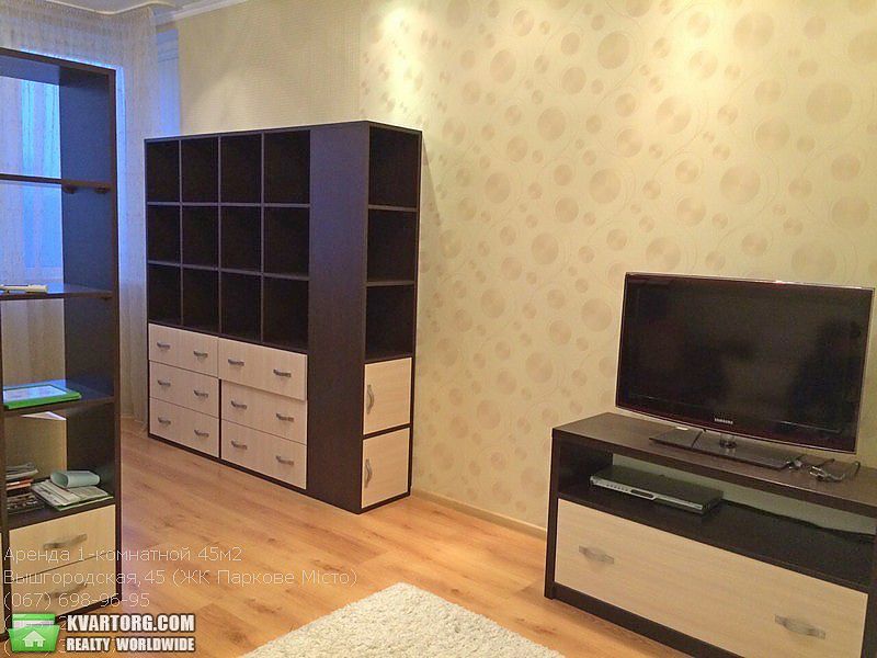Rent out 1-room apartment. Киев, Вышгородская — photo 4