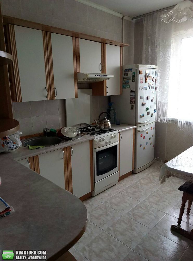 Rent out 3-room apartment. Киев,  Героев Днепра — photo 1