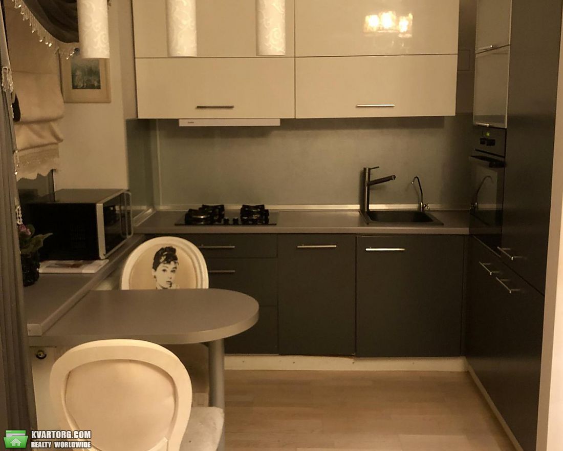 Rent out 2-room apartment. Киев,  Тарасовская — photo 4
