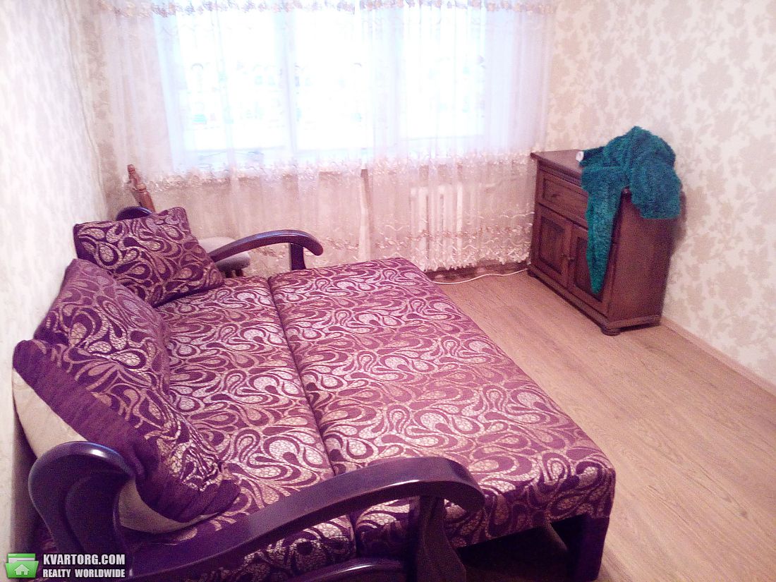 Rent out 1-room apartment. Киев,  Дегтяревская — photo 1