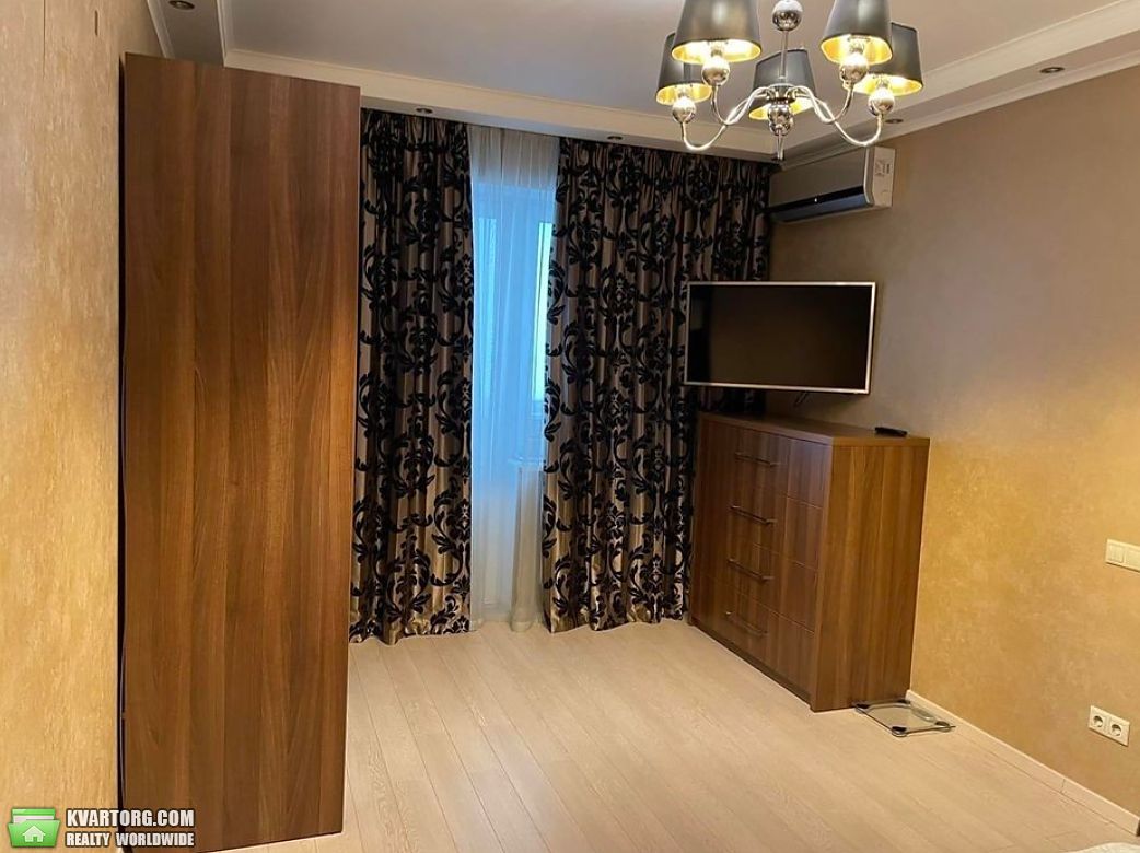 Rent out 2-room apartment. Киев, градинская — photo 8